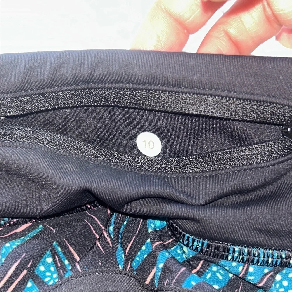 Lululemon Athletica Teal and Black Leaf Print Shorts